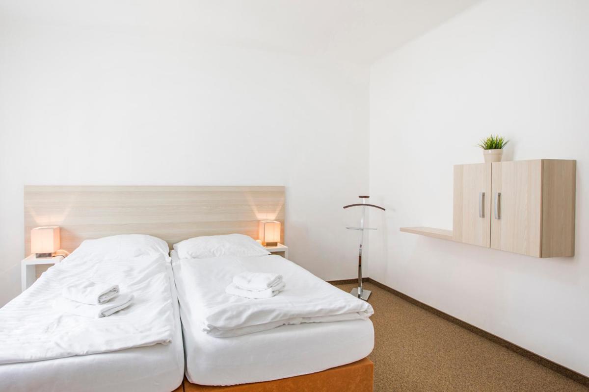 Hotel U Zlateho Kohouta Кромержиж Экстерьер фото