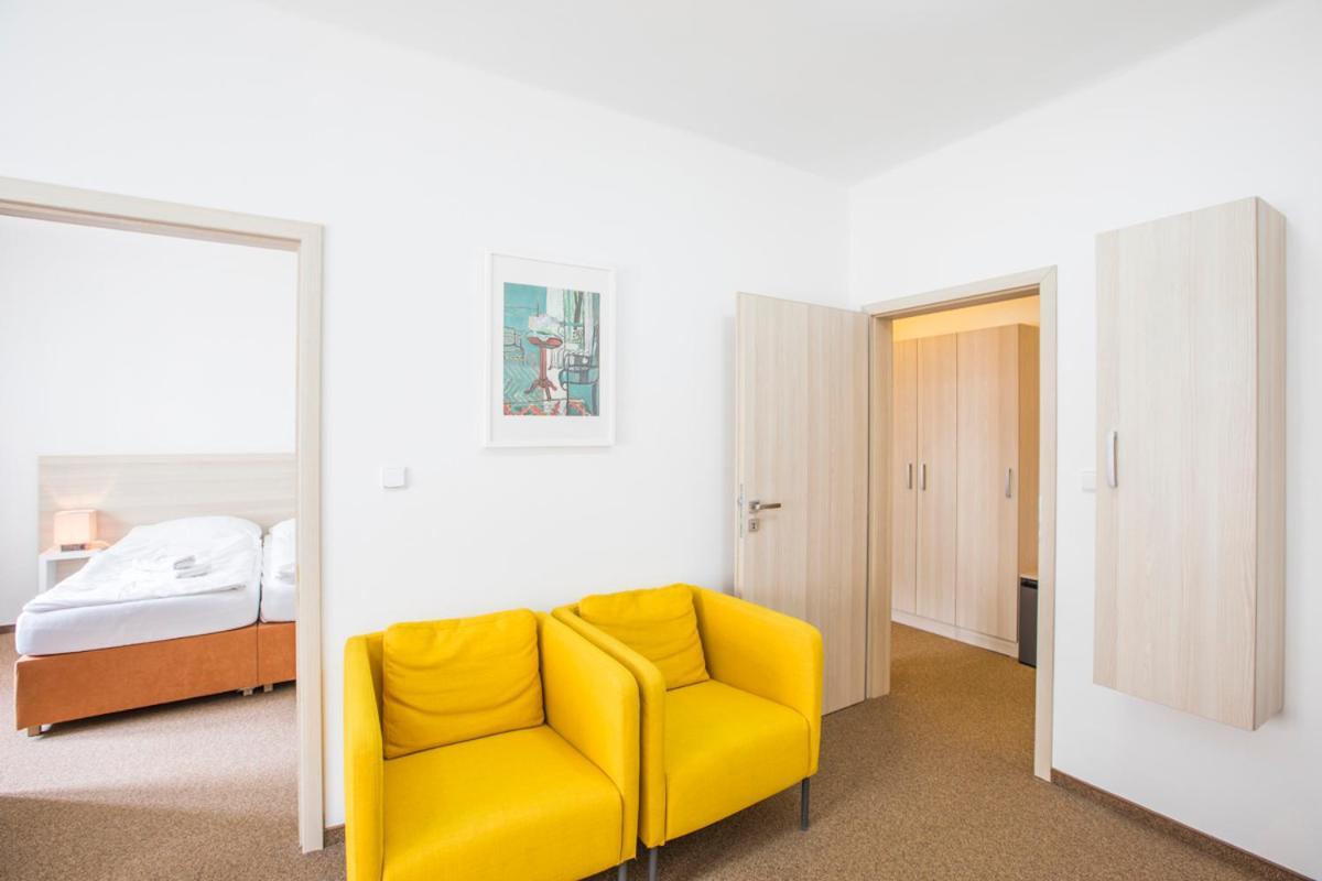 Hotel U Zlateho Kohouta Кромержиж Экстерьер фото