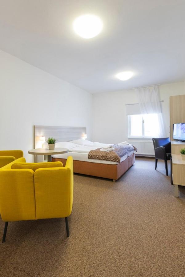 Hotel U Zlateho Kohouta Кромержиж Экстерьер фото
